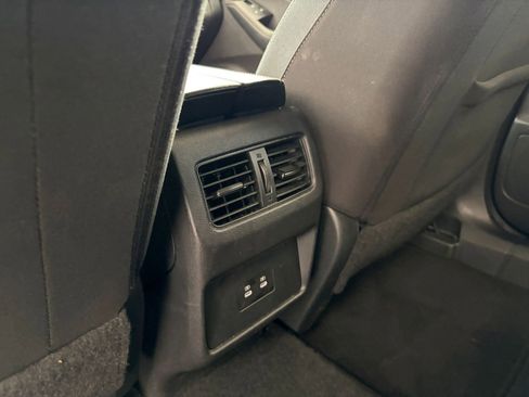 Used 2025 Nissan Rogue SV AWD/4WD image 24
