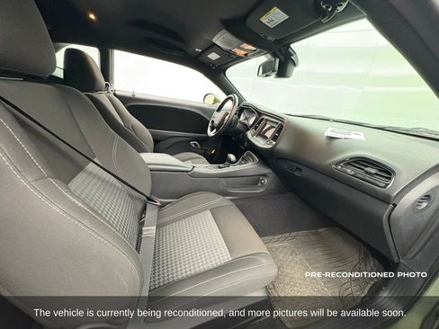 Used 2022 Dodge Challenger SXT w/ Blacktop Package image 15