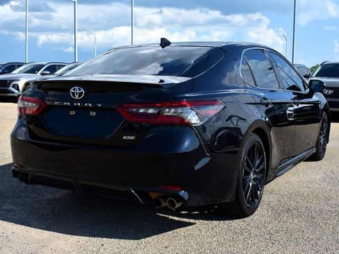 Used 2022 Toyota Camry XSE FWD image 3