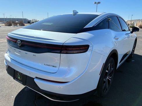 Used 2024 Toyota Crown Limited image 6