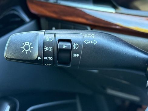Used 2017 Kia Cadenza Premium FWD image 19