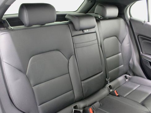 Used 2020 Mercedes-Benz GLA 250 w/ Convenience Package image 45