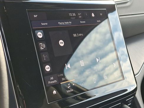 Used 2023 Jeep Grand Cherokee Laredo image 17