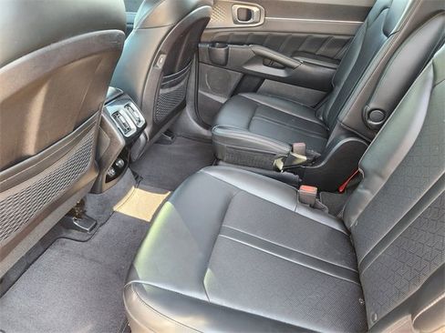 Used 2021 Kia Sorento SX image 31