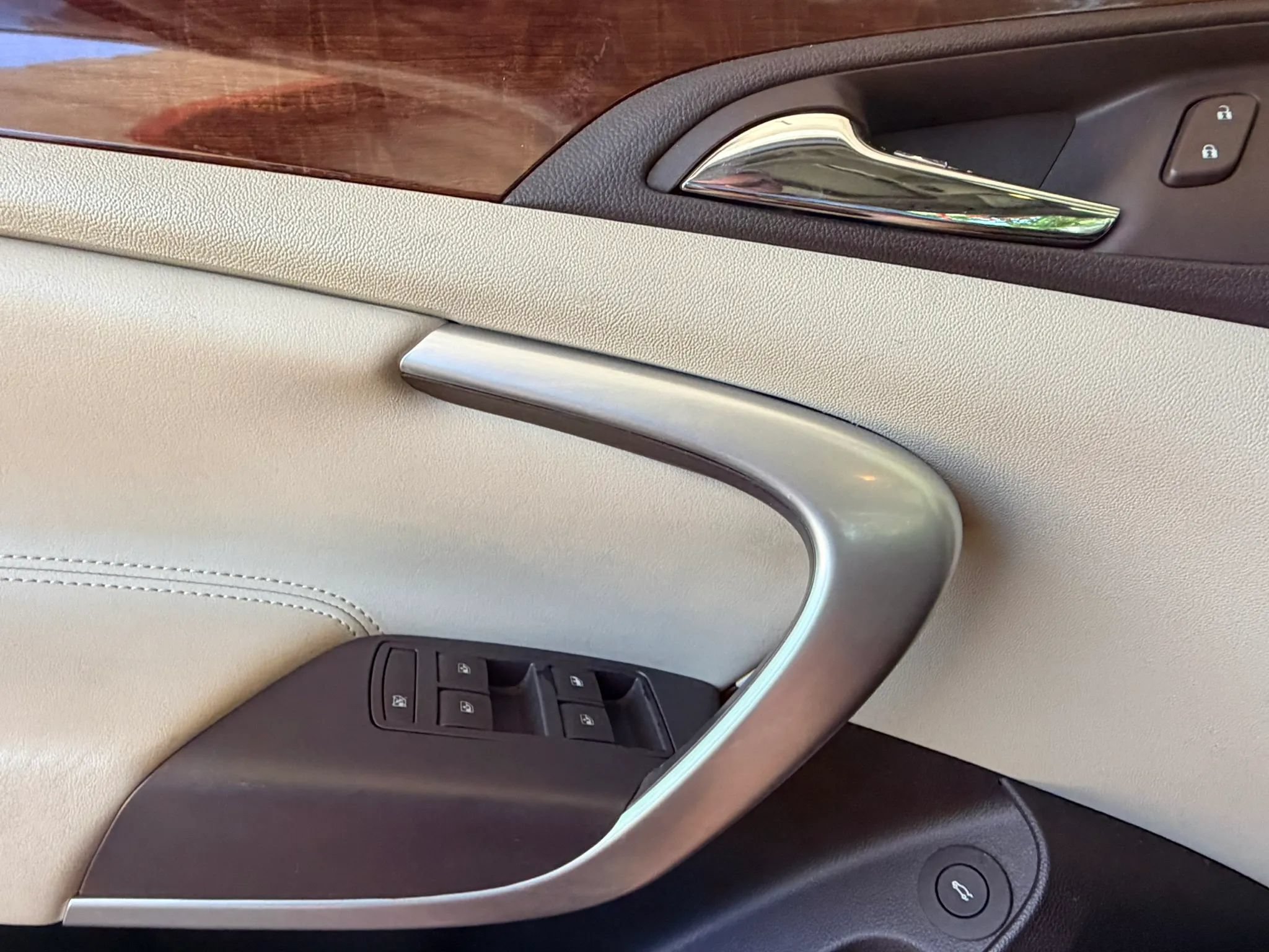 Used 2016 Buick Regal FWD image 19