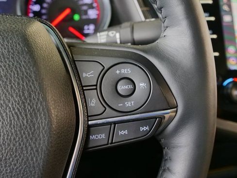 Used 2020 Toyota Camry XSE image 25