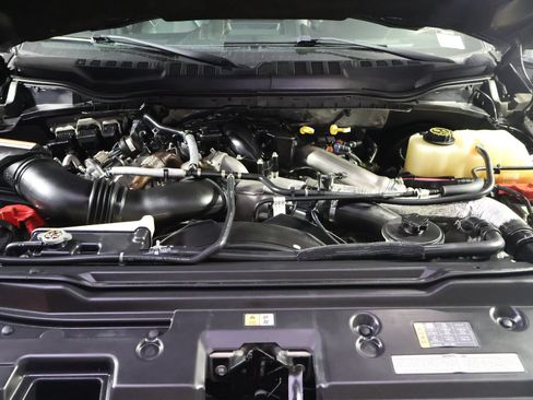 Used 2017 Ford F250 Platinum w/ Platinum Ultimate Package AWD/4WD image 33