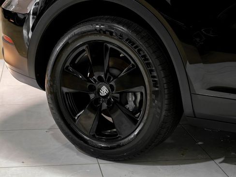 Used 2022 Porsche Cayenne image 50