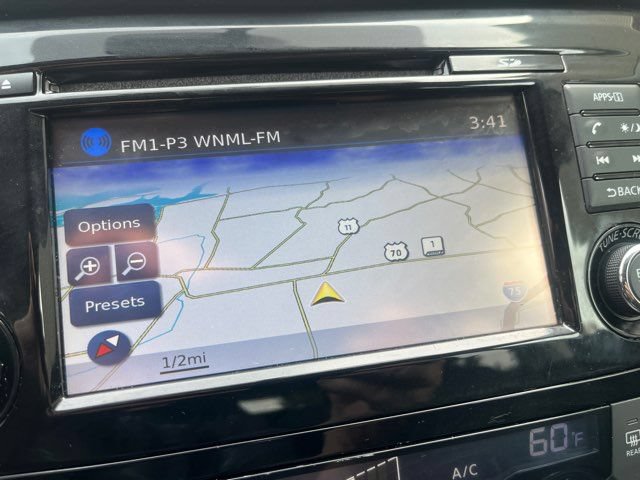 Used 2017 Nissan Rogue SV AWD/4WD image 30