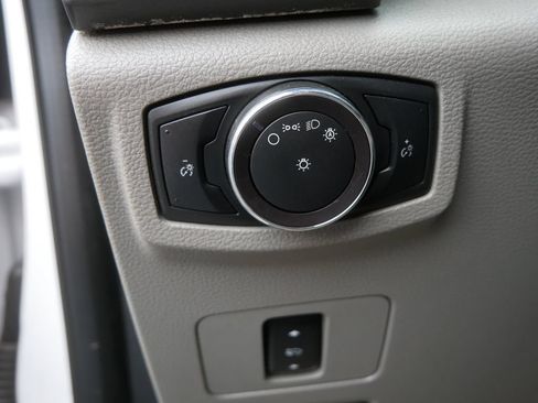 Used 2019 Ford F550 4x4 Crew Cab Super Duty w/ XLT Value Package image 23