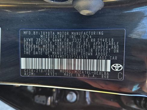 Used 2025 Toyota Corolla LE FWD image 29