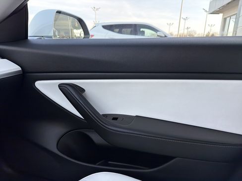 Used 2019 Tesla Model 3 Long Range image 15