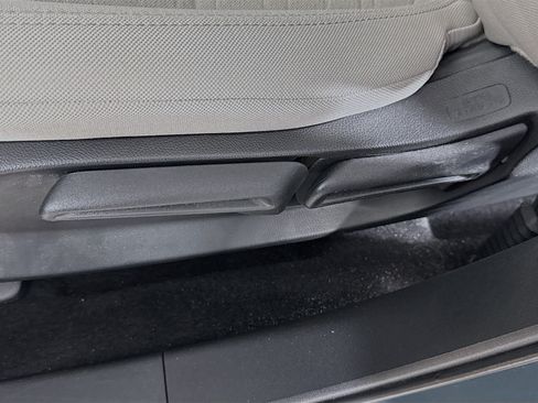 Certified 2025 Honda HR-V LX image 22