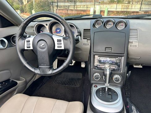 Used 2006 Nissan 350Z Touring image 27