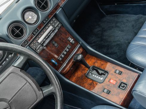 Used 1987 Mercedes-Benz 560 SL image 30