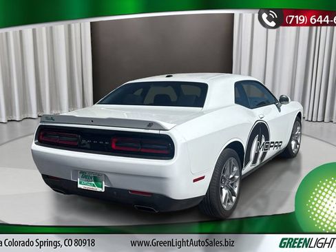 Used 2022 Dodge Challenger GT AWD/4WD image 5