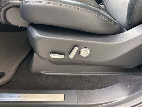 Used 2025 Lincoln Navigator Reserve w/ Jet Appearance Package image 54