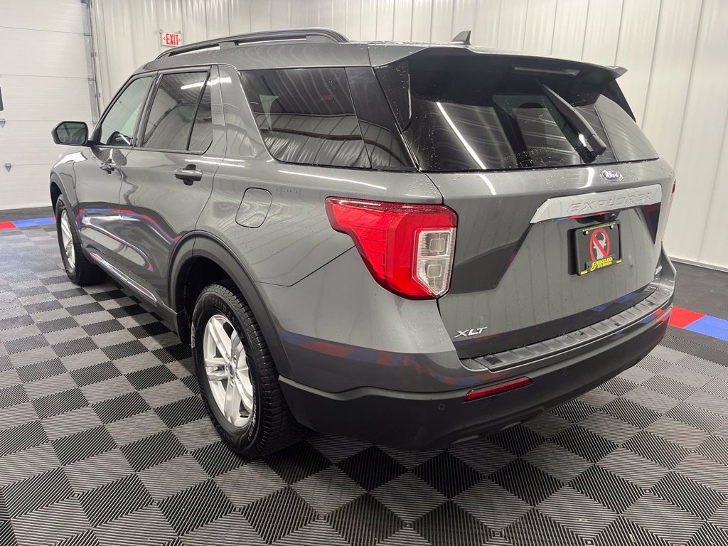 Used 2023 Ford Explorer XLT AWD/4WD image 5