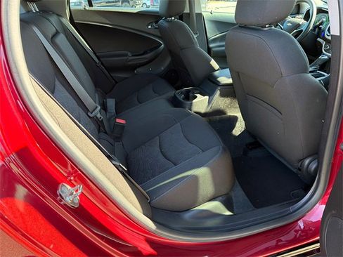 Used 2018 Chevrolet Volt LT image 15