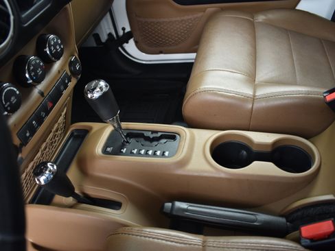 Used 2011 Jeep Wrangler Unlimited Sahara w/ Dual Top Group image 19