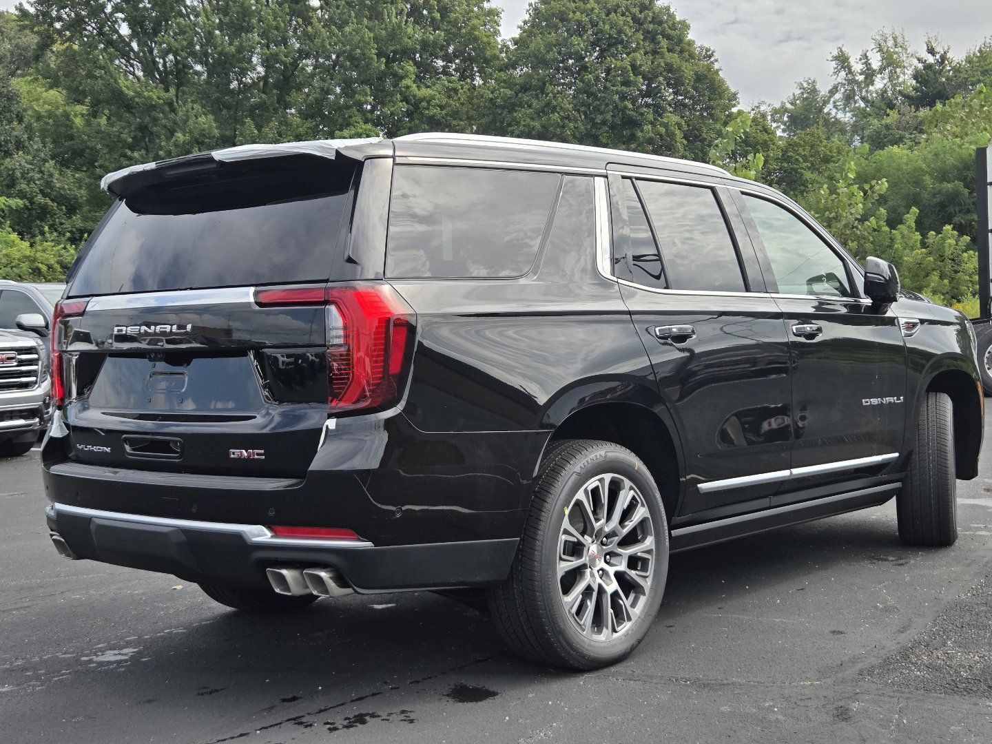 New 2026 GMC Yukon Denali w/ Denali Reserve Package AWD/4WD image 21