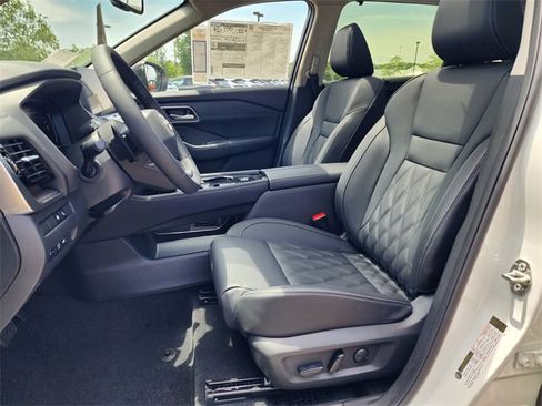 New 2025 Nissan Rogue Platinum w/ Tech Package image 20