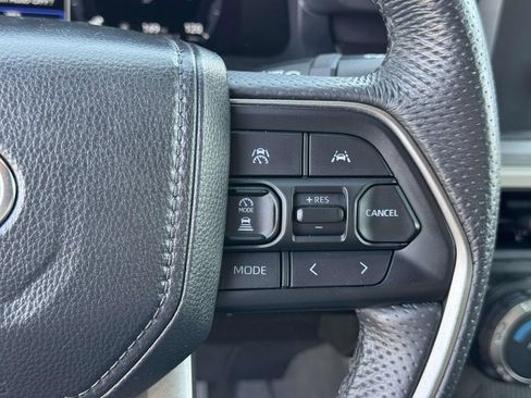 Used 2025 Toyota Tacoma TRD Off-Road AWD/4WD image 12