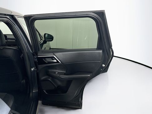 Used 2024 Mitsubishi Outlander SE image 30