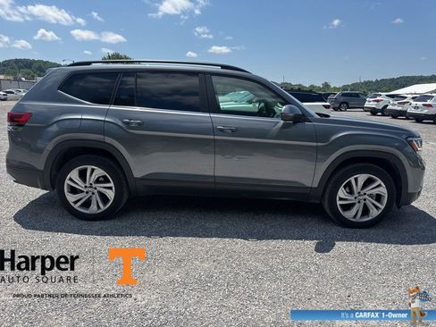 Used 2023 Volkswagen Atlas SE w/ Panoramic Sunroof Package FWD image 6