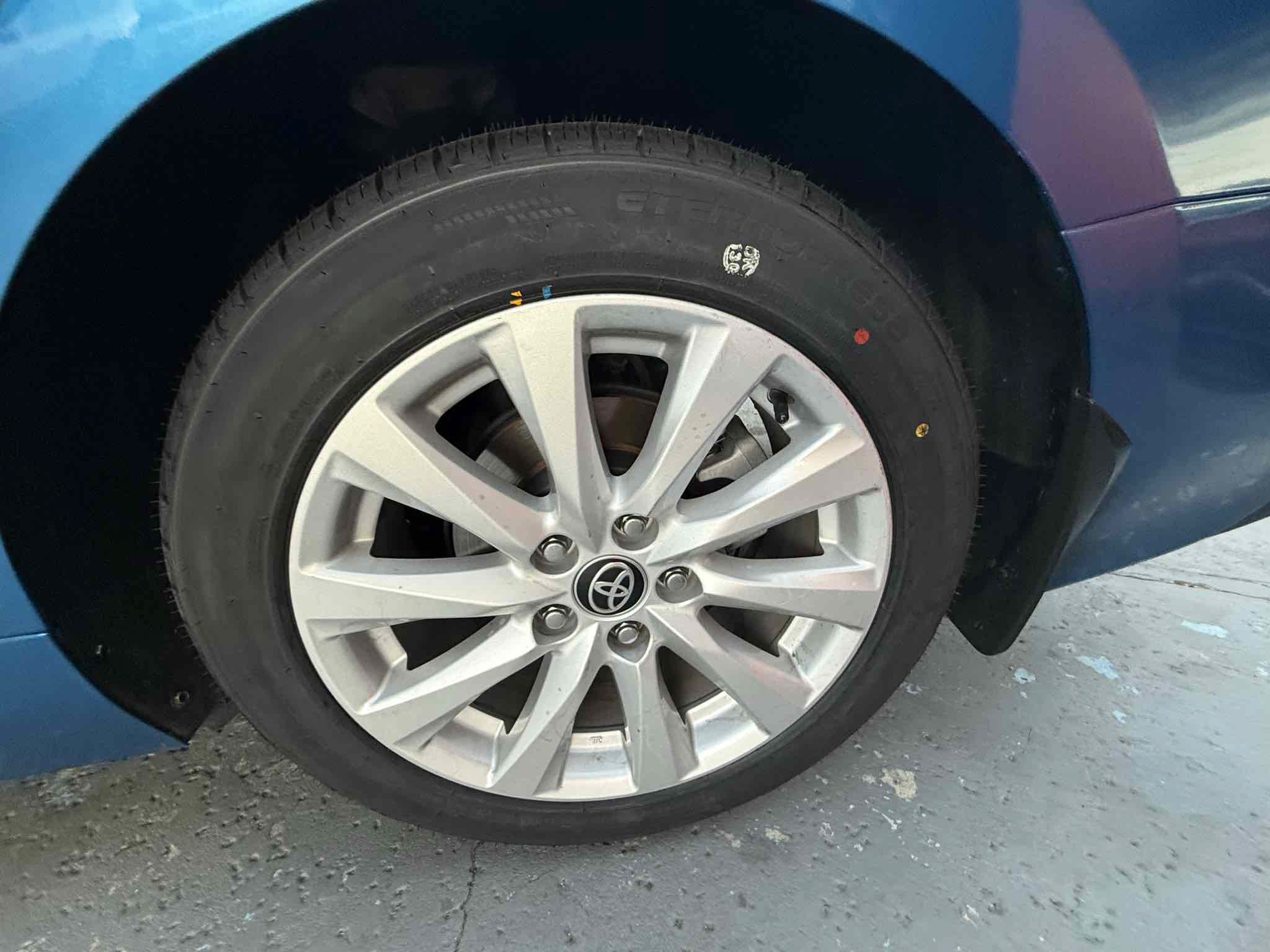 Used 2020 Toyota Camry LE w/ Carpet Mat Package FWD image 82