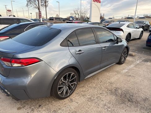 Used 2021 Toyota Corolla SE w/ Carpet Mat Package (TMS) image 3