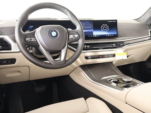 New 2026 BMW X5 xDrive50e AWD/4WD image 2