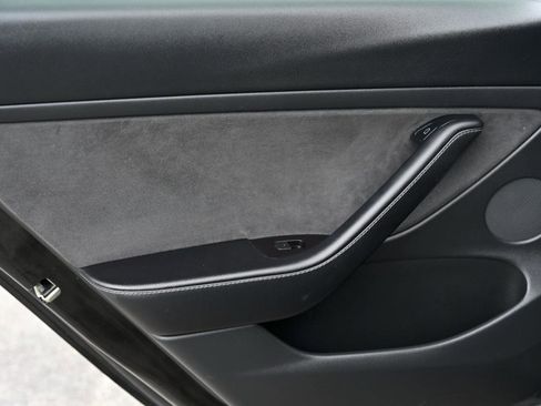 Used 2022 Tesla Model 3 Standard Range image 11