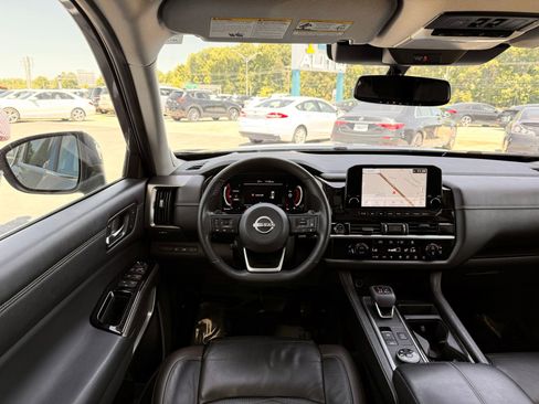 Used 2022 Nissan Pathfinder Platinum w/ Lighting Package (N93) AWD/4WD image 34