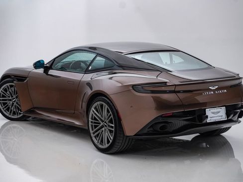 Used 2024 Aston Martin DB12 Coupe RWD image 10