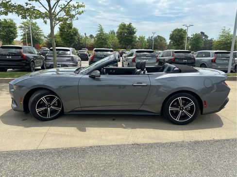 Used 2025 Ford Mustang Premium RWD image 10