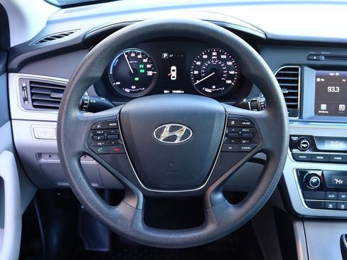 Used 2017 Hyundai Sonata SE FWD image 11