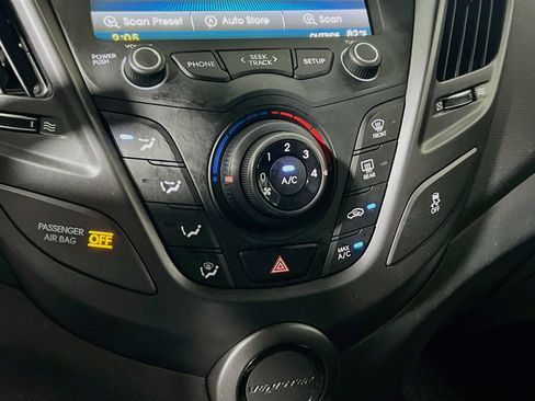 Used 2016 Hyundai Veloster Rally Edition FWD image 24