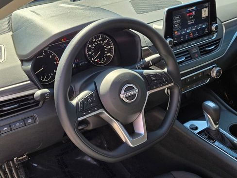 New 2026 Nissan Altima 2.5 SV FWD image 10