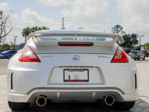 Used 2009 Nissan 370Z NISMO RWD image 6