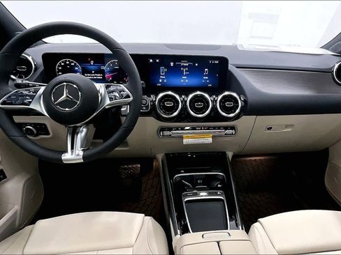 New 2026 Mercedes-Benz GLA 250 4MATIC image 5