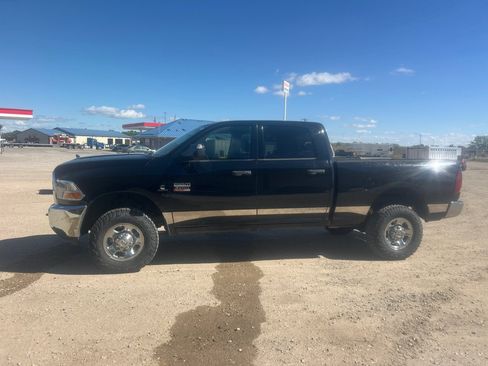 Used 2012 RAM 2500 ST w/ Chrome Appearance Group AWD/4WD image 3