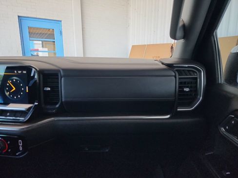 Used 2024 Chevrolet Silverado 1500 LT AWD/4WD image 32