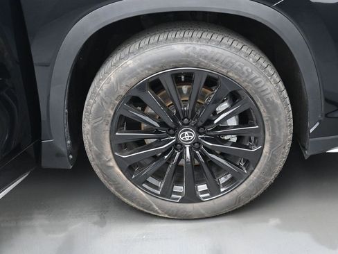 Certified 2025 Toyota Highlander XSE image 40