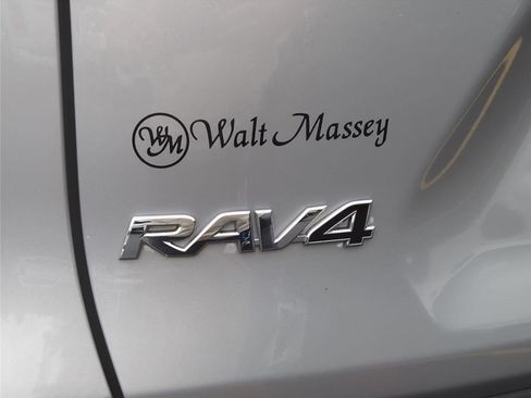 Used 2024 Toyota RAV4 XLE FWD image 33