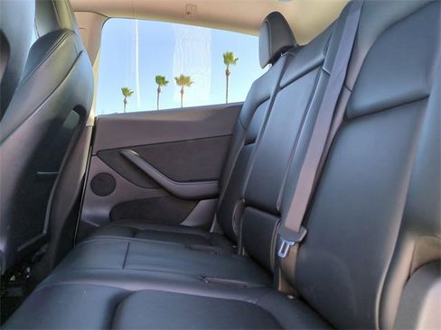 Used 2021 Tesla Model Y Long Range image 14