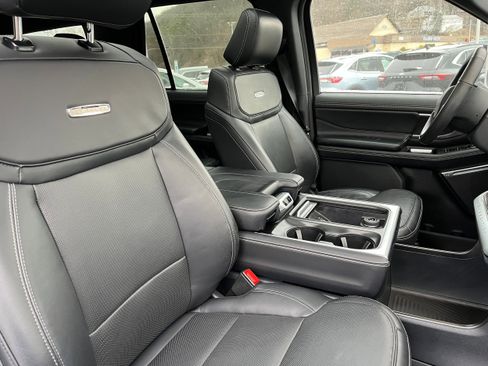 Used 2025 Ford Expedition Platinum w/ Stealth Performance Package image 18