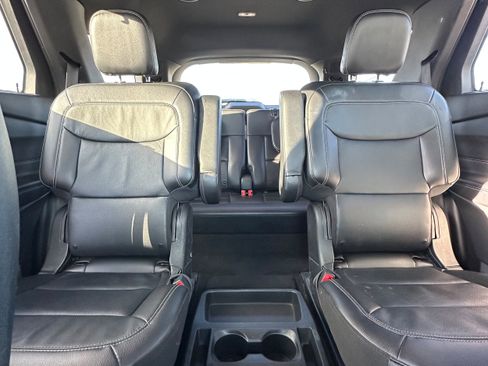 Used 2020 Ford Explorer Limited image 15