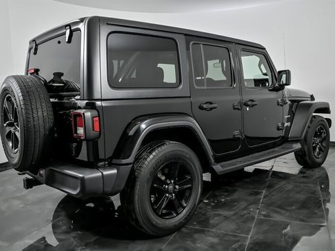 Used 2020 Jeep Wrangler Unlimited Sahara image 11