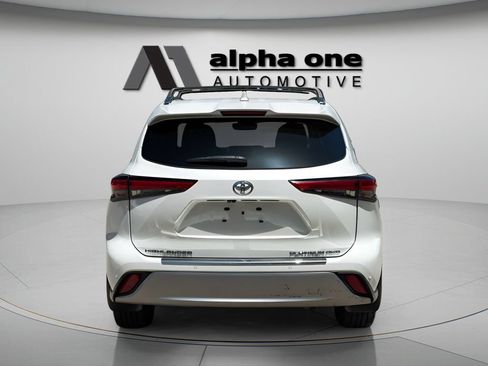 Used 2020 Toyota Highlander Platinum AWD/4WD image 8